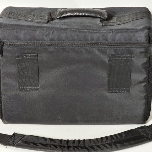 Lowepro Nova 5 Camera Shoulder Bag - Picture 8 of 10